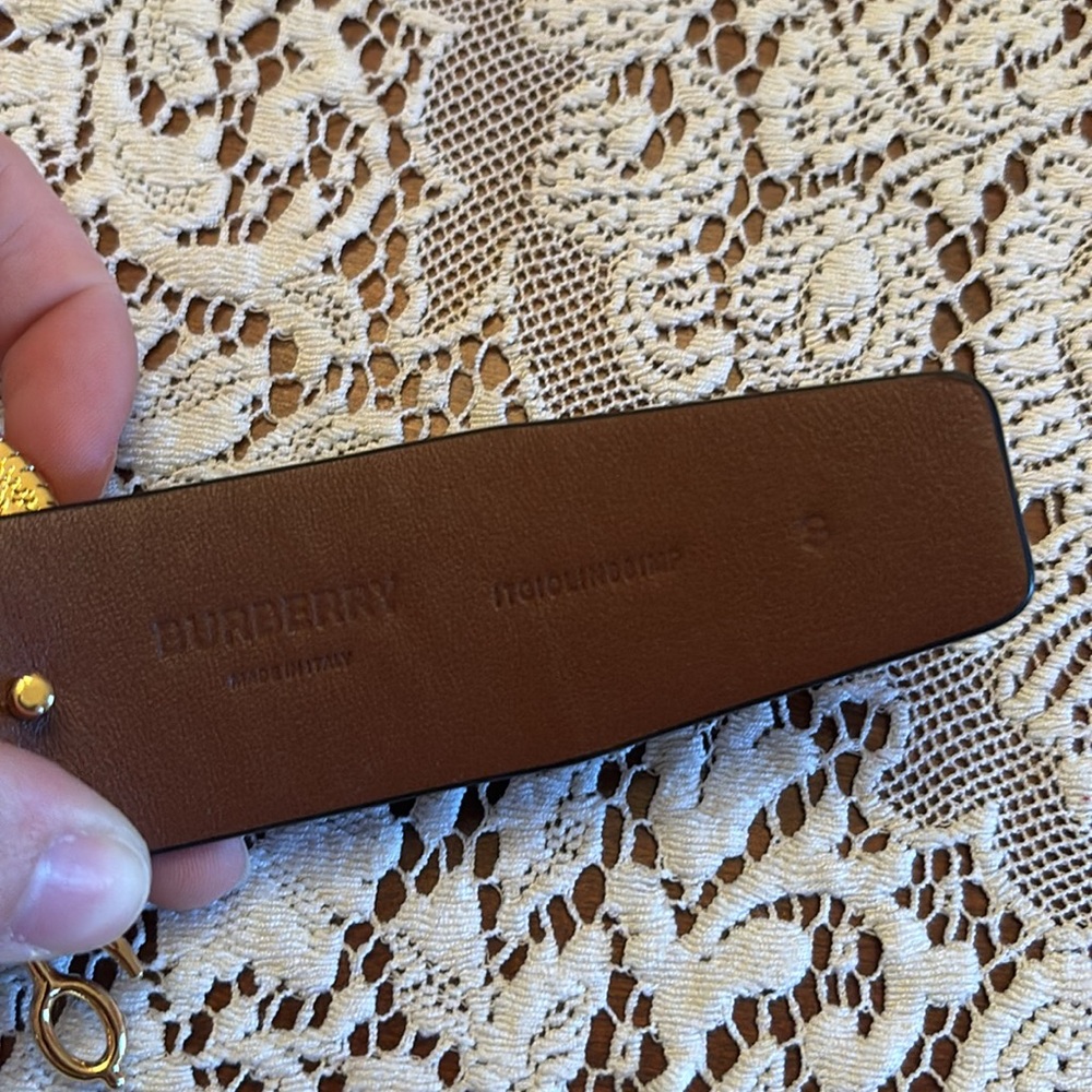 reversible black and brown burberry mermaid belt - Picture 2 of 5